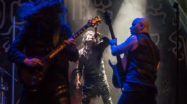 banda Cradle of Filth se apresenta ao vivo