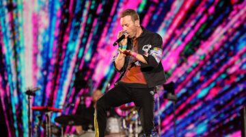 Chris Martin no show do Coldplay no Rio de Janeiro em 2023